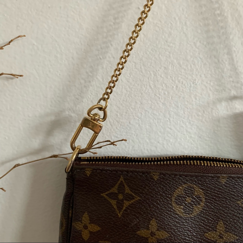 Louis Vuitton Mini Pochette - Picture 2 of 11